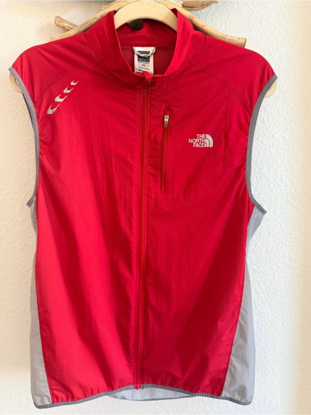 The North Face Red Men’s M hydrogen flash dry running vest shirt